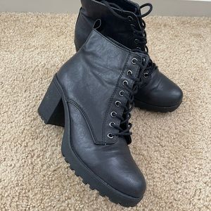 MIA boots in black with chunky heel